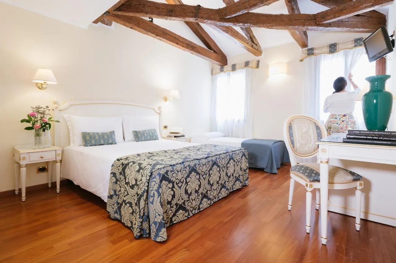 Hotel Do Pozzi Venice 3*,  Italy