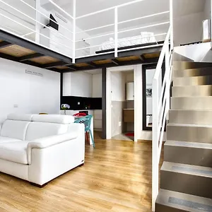 Joivy Charismatic 1-bed Flat With Parking Appartement