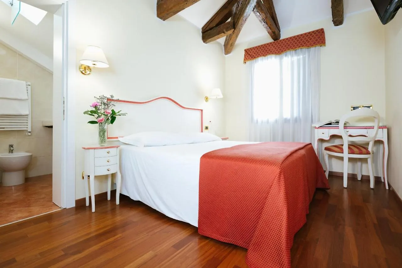 Hotel Do Pozzi Venezia 3*,